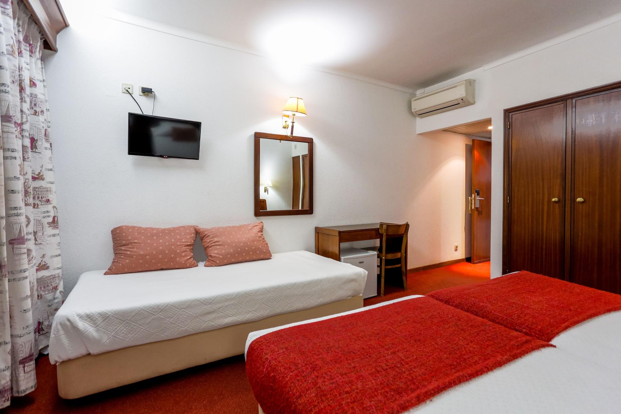 Hotel Arangues Setúbal Esterno foto