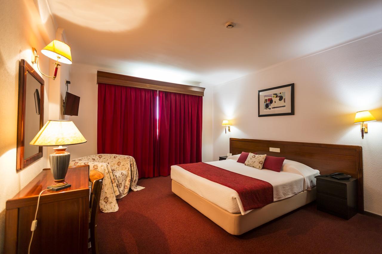 Hotel Arangues Setúbal Esterno foto